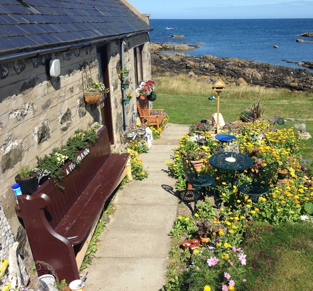 Pew With A View - Seafront Cottages Rosehearty Экстерьер фото