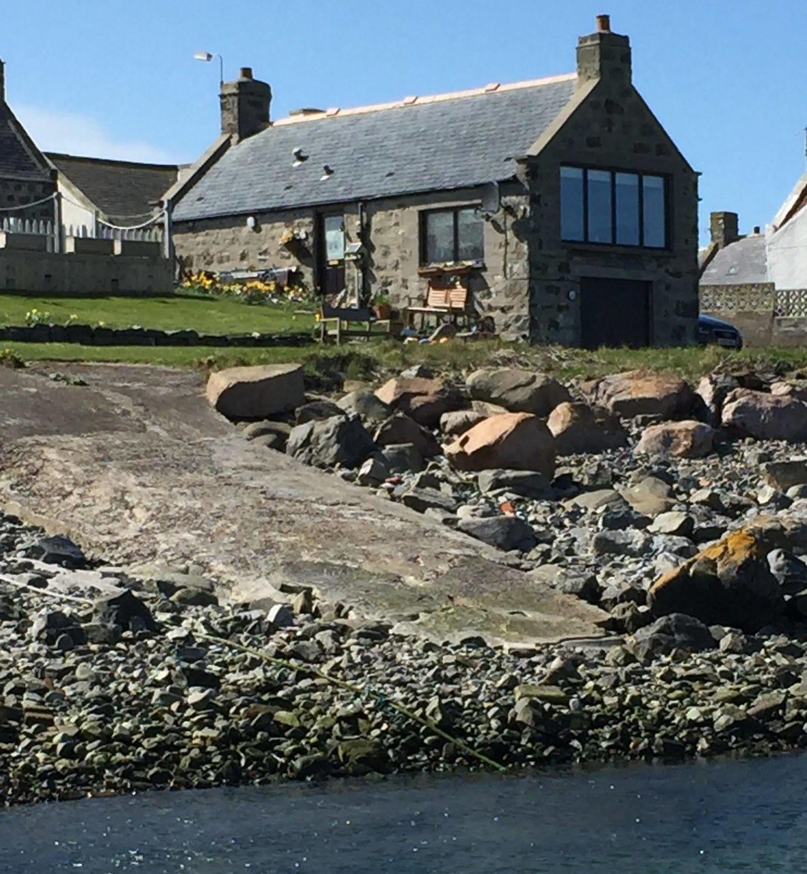 Pew With A View - Seafront Cottages Rosehearty Экстерьер фото