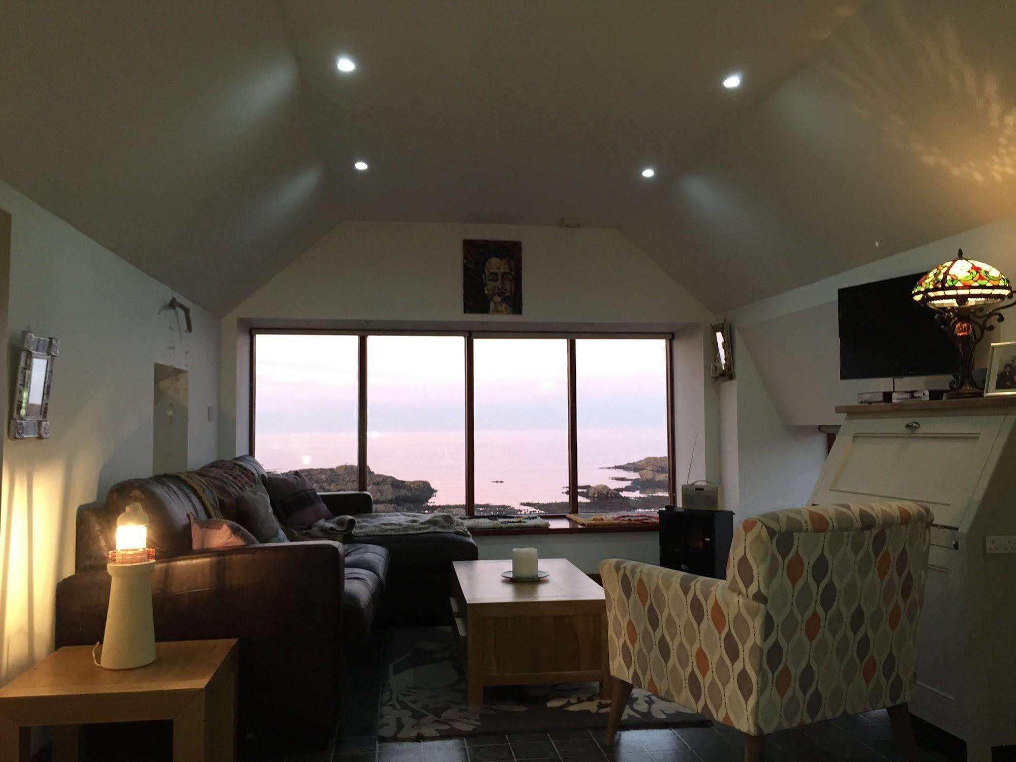 Pew With A View - Seafront Cottages Rosehearty Экстерьер фото