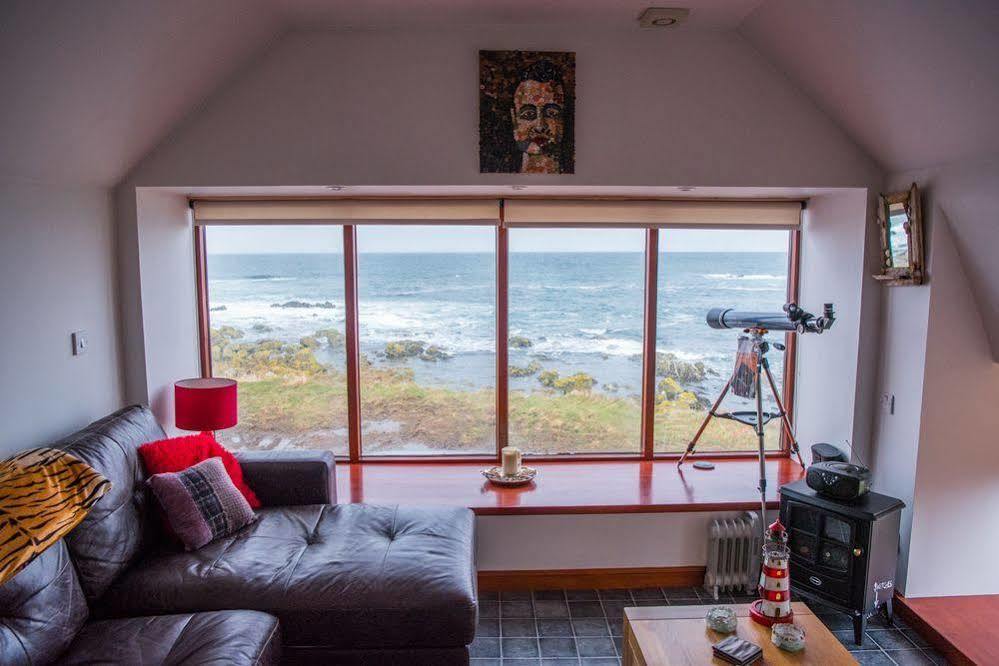 Pew With A View - Seafront Cottages Rosehearty Экстерьер фото