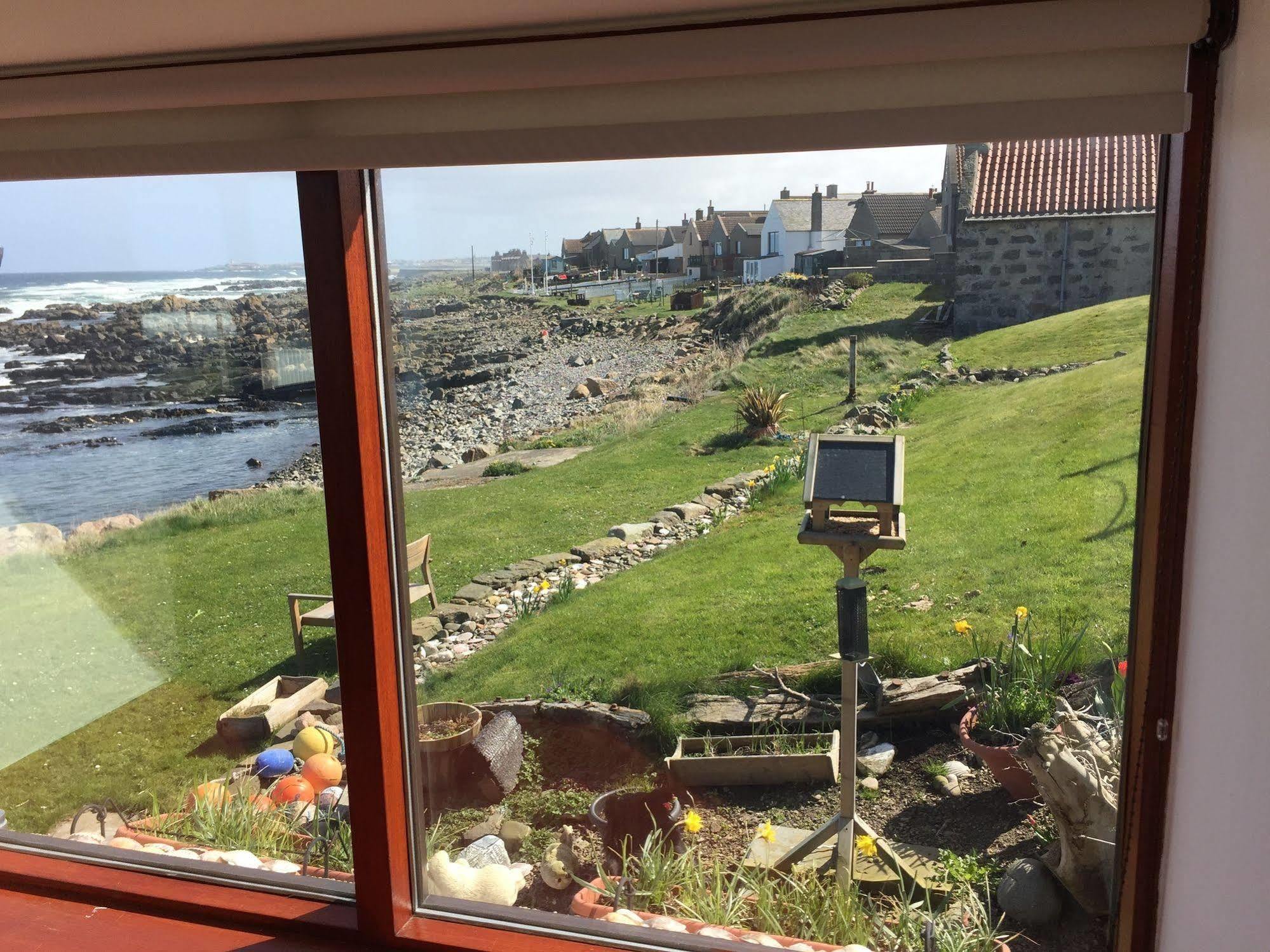 Pew With A View - Seafront Cottages Rosehearty Экстерьер фото