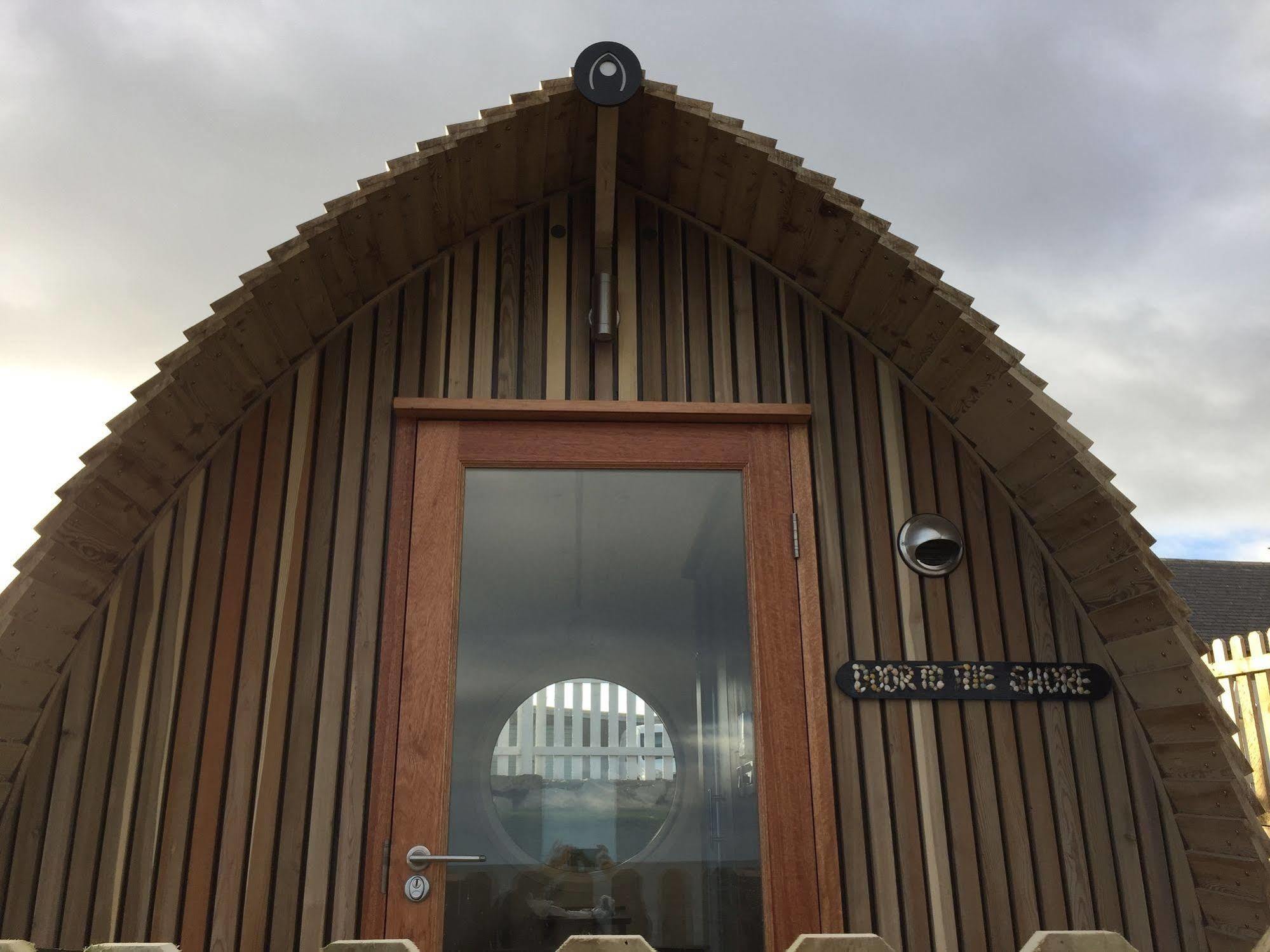 Pew With A View - Seafront Cottages Rosehearty Экстерьер фото